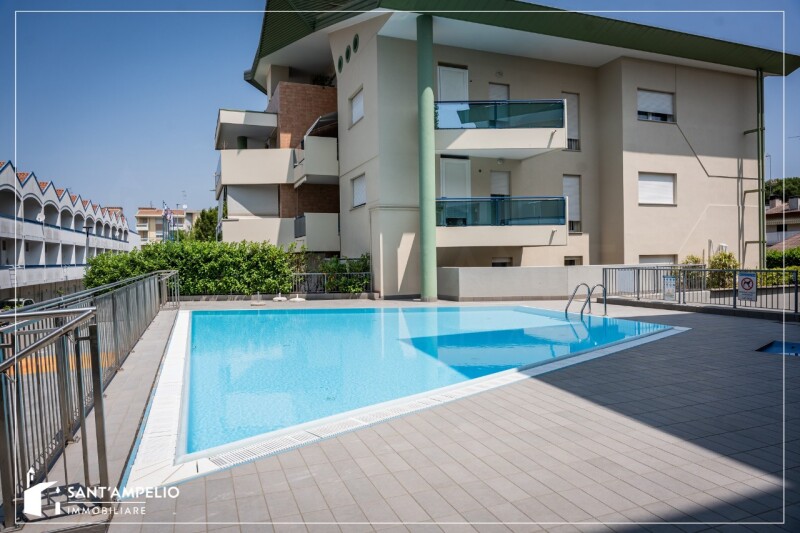 Bibione – Appartamento con piscina, 101 mq commerciali, arredato, con garage. 2