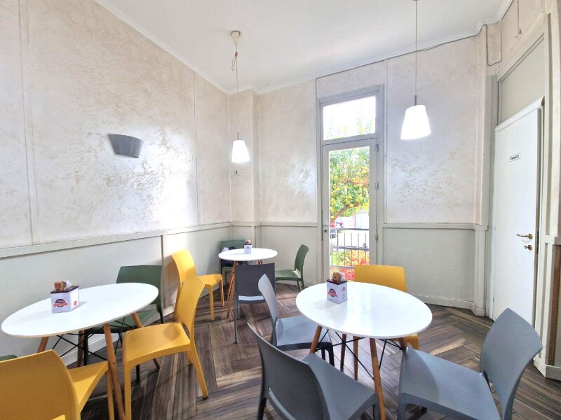 Locale commerciale Bar a Bordighera 5