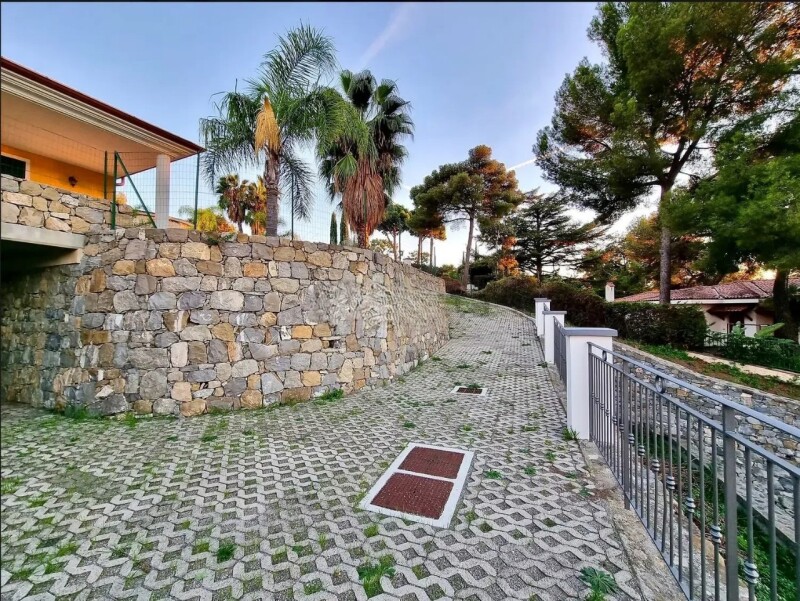 Unifamiliare Casa singola a Bordighera 8