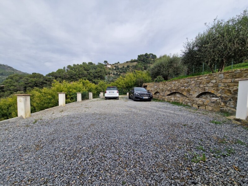 VILLA  a 10 minuti dal mare e da Bordighera 68