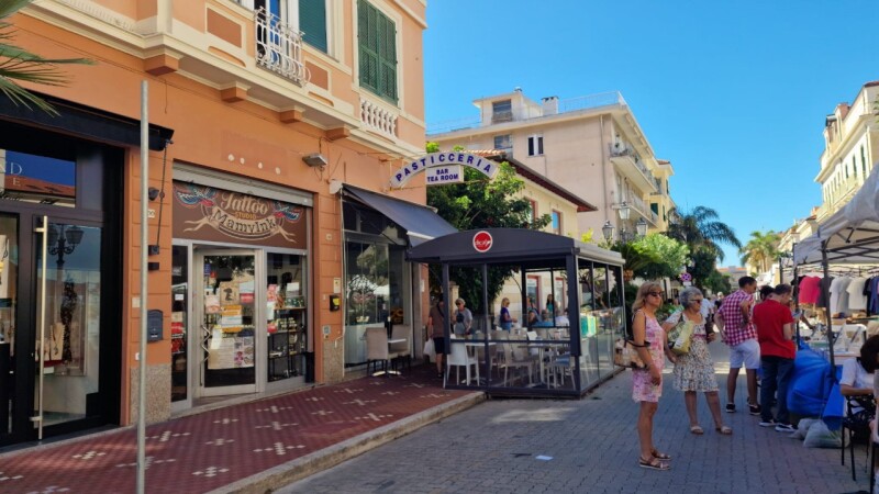 Locale commerciale Bar a Bordighera 3