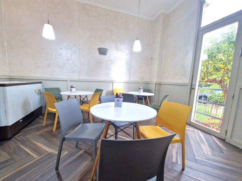 Locale commerciale Bar a Bordighera 7